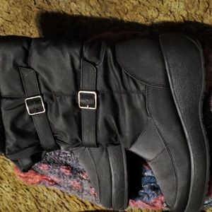 Snow boots size 11